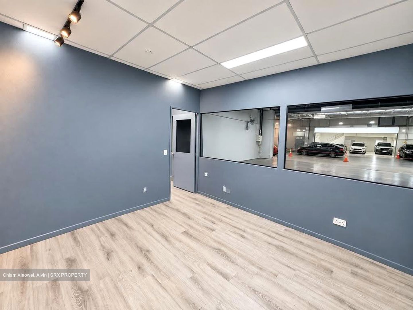 Carros Centre (D25), Factory #620558931
